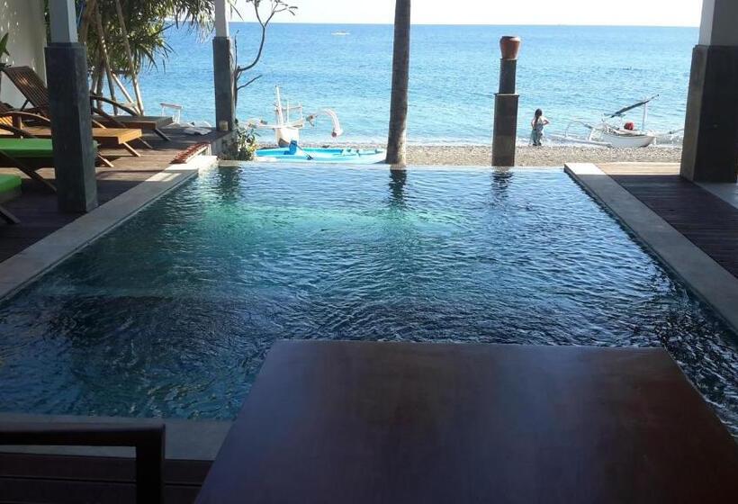 ペンション Amed Beach Villa