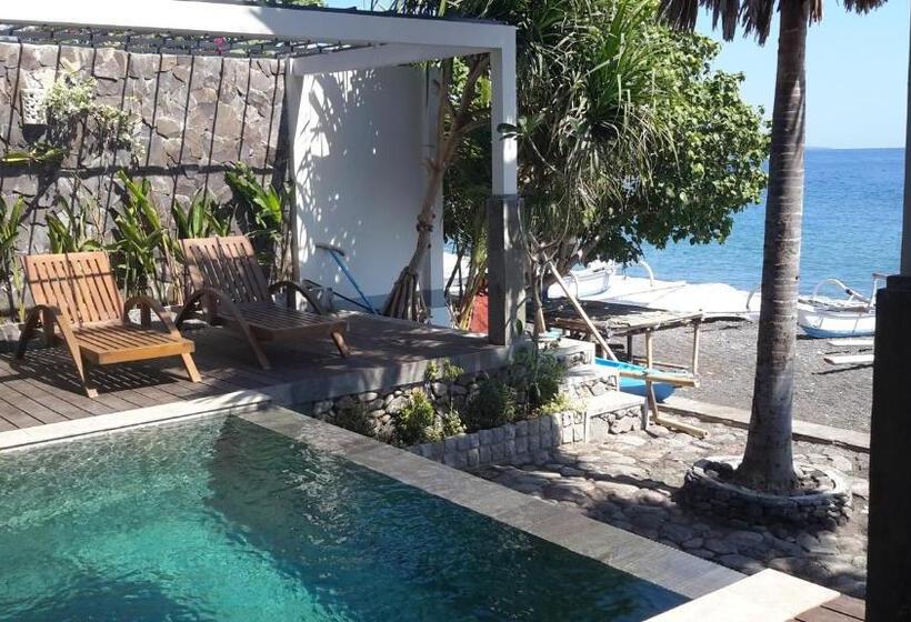 ペンション Amed Beach Villa