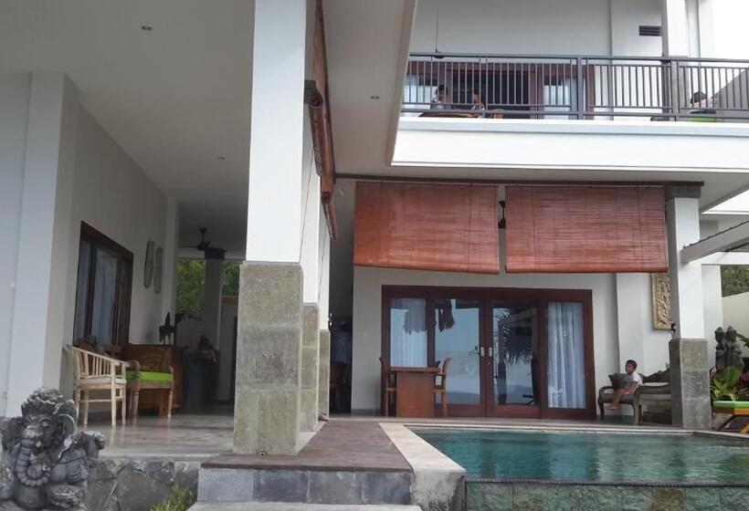 ペンション Amed Beach Villa