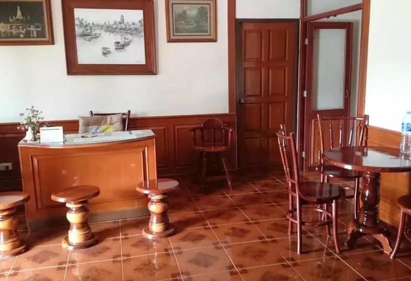 Aamiaismajoitus (B&B) Chantana House Ayutthaya