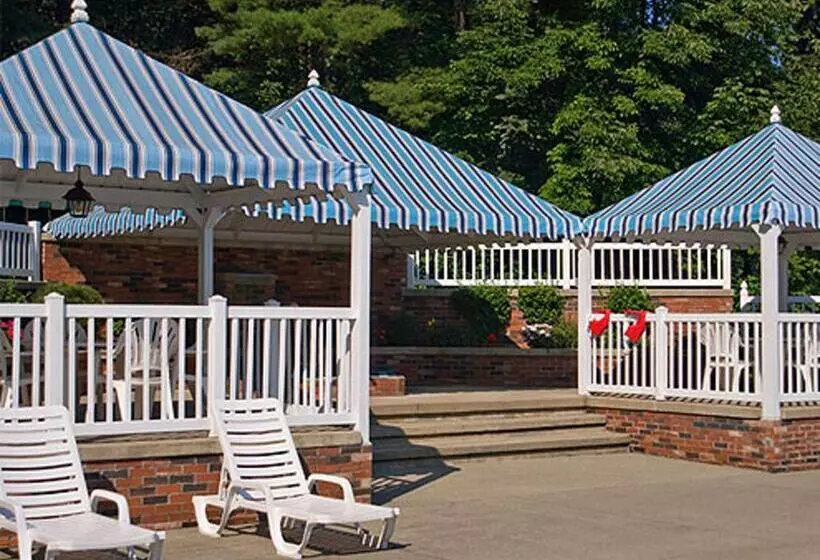 Colonel Williams Resort And Suites