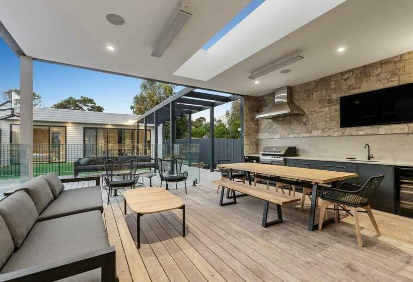 Kirks On Park   Brand New Luxury Home, Great Location