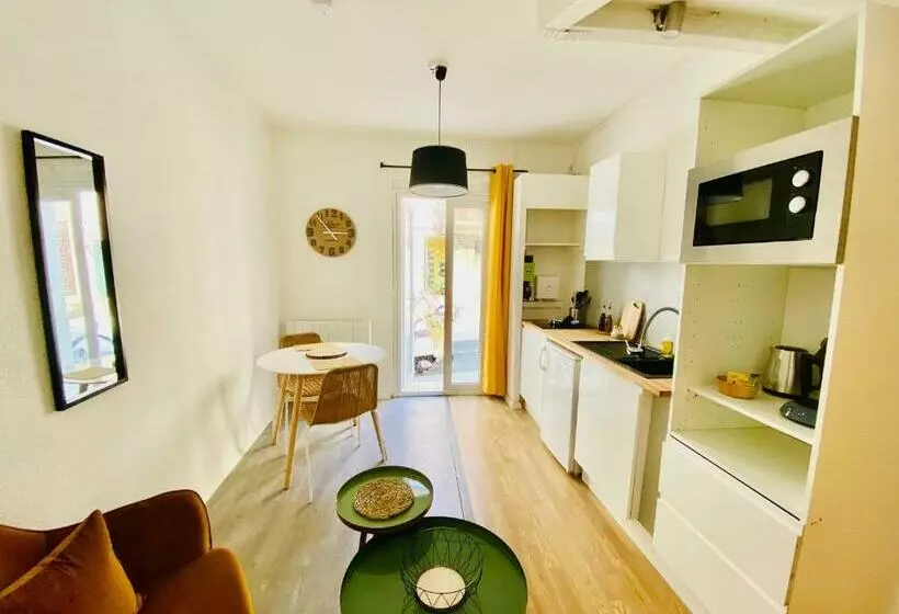 Pascal 2   Eglise Saint Louis Studio Cosy Quartier Haut