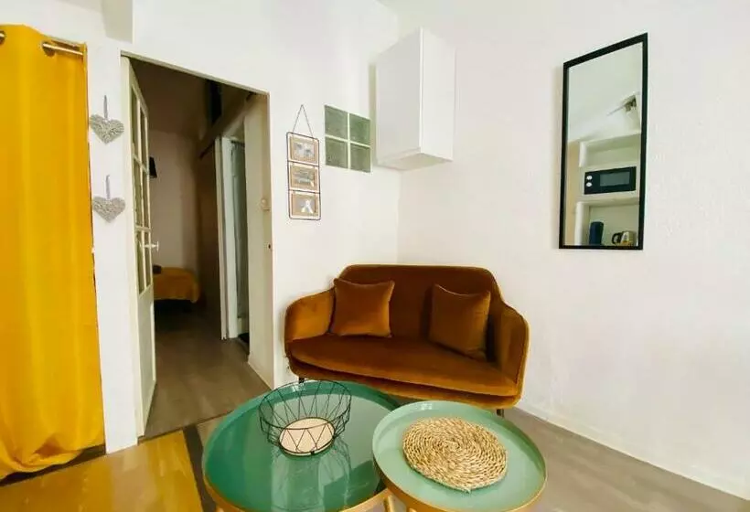 Pascal 2   Eglise Saint Louis Studio Cosy Quartier Haut