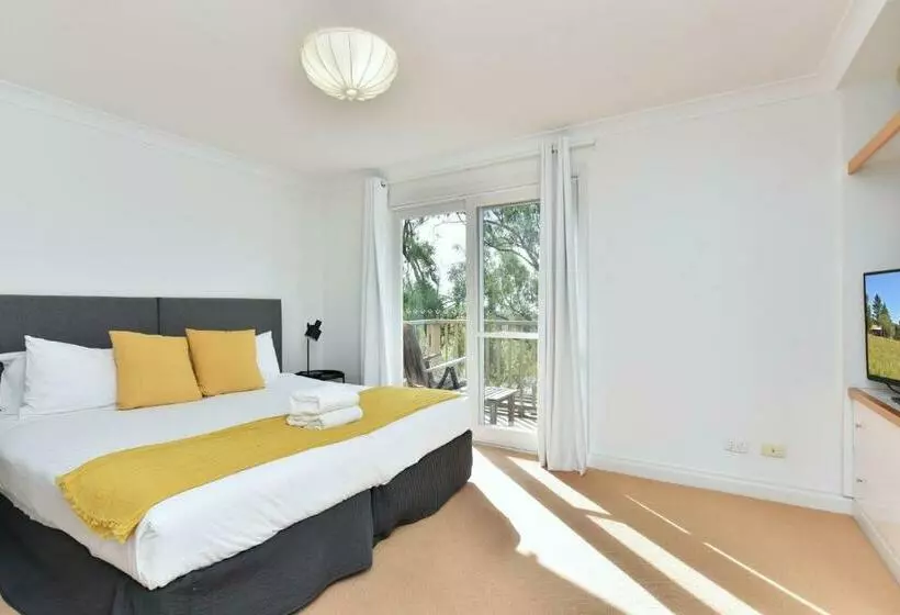 Villa 3br Barolo Villa Located Within Cypress Lakes Resort