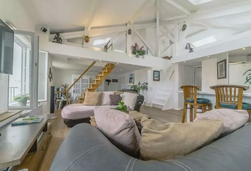 Appartement Proche Plage De La Chambre D Amour
