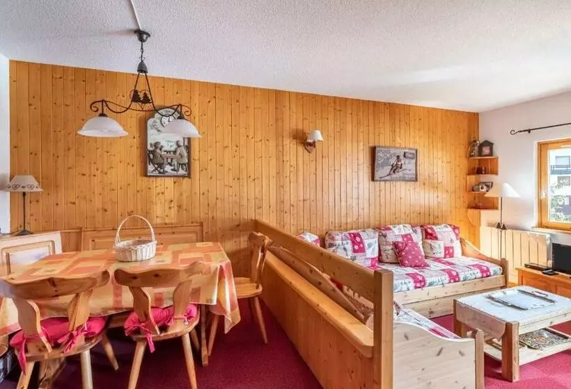 Bright Cocoon With Balcony And View On The Valley