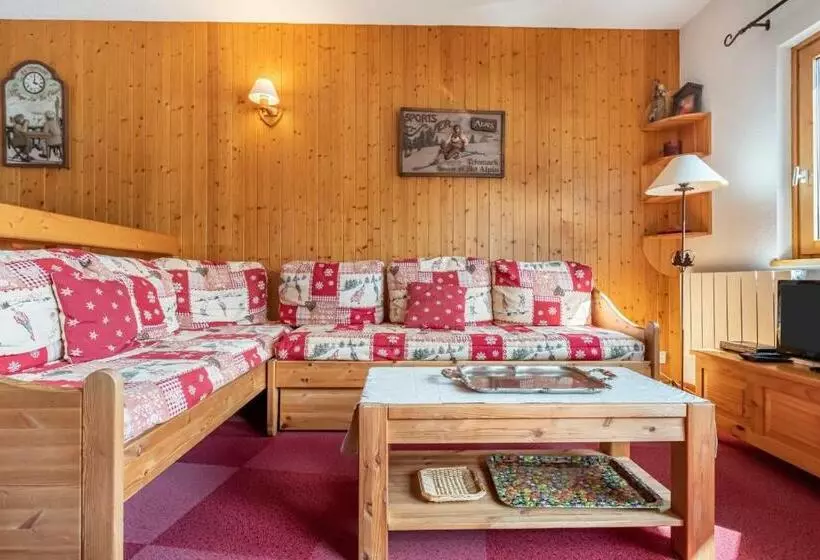 Bright Cocoon With Balcony And View On The Valley