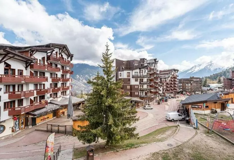 Bright Cocoon With Balcony And View On The Valley