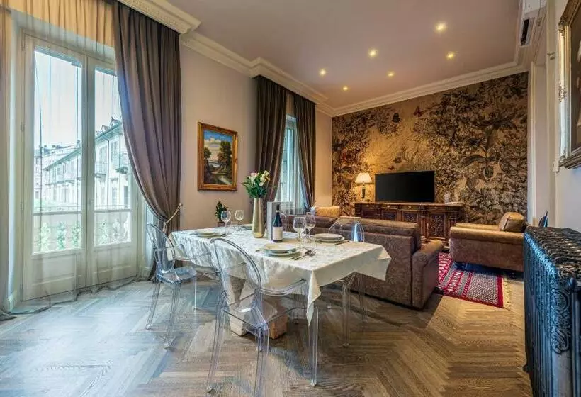 Plaza View Luxury Apartment, Alba