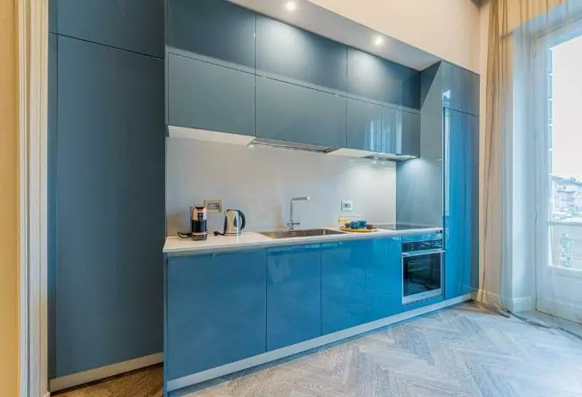 Plaza View Luxury Apartment, Alba