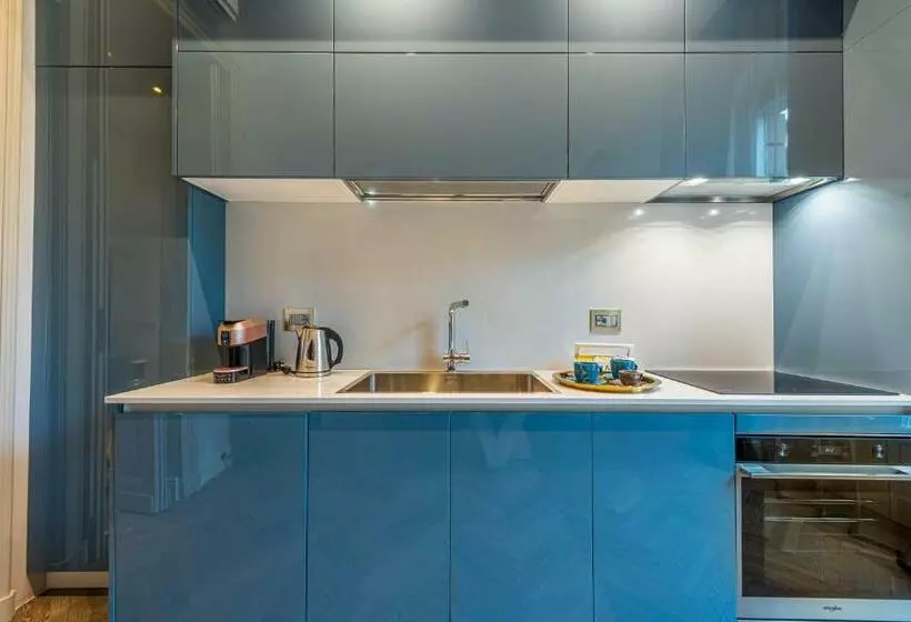 Plaza View Luxury Apartment, Alba