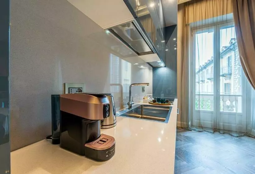 Plaza View Luxury Apartment, Alba