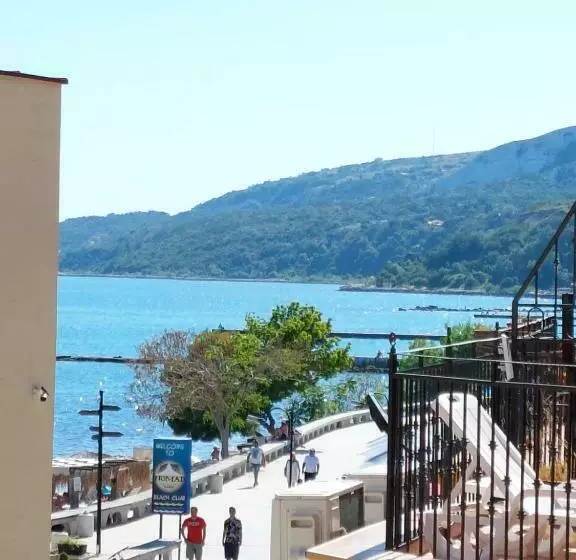 Supreme Danieli   Holiday Apartment By The Sea