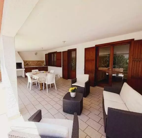 Villa Giorgia, Graziosa Villa A Due Passi Dal Mare