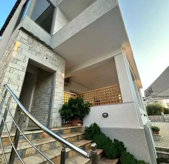 Erjon Apartments