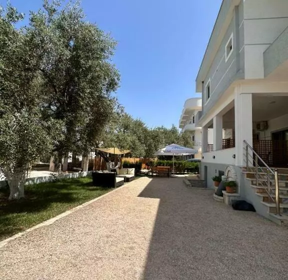Erjon Apartments
