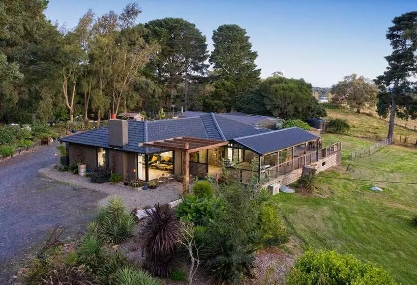 Gorgeous Villa 10 Acre Of Land