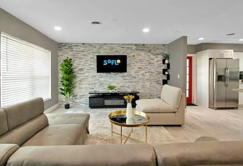 Pet Friendly Home With Large Backyard