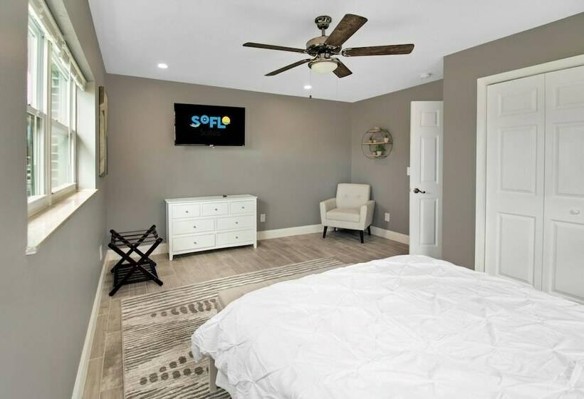 Pet Friendly Home With Large Backyard