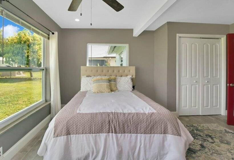 Pet Friendly Home With Large Backyard