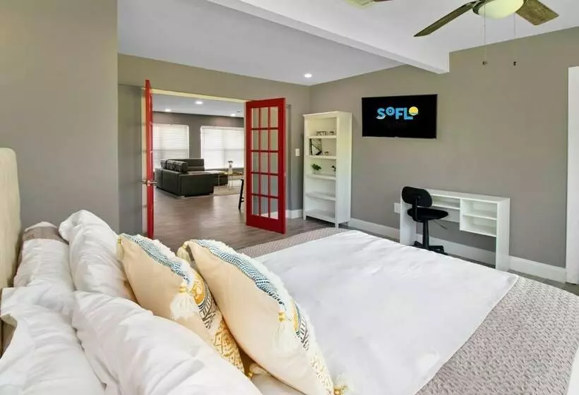 Pet Friendly Home With Large Backyard