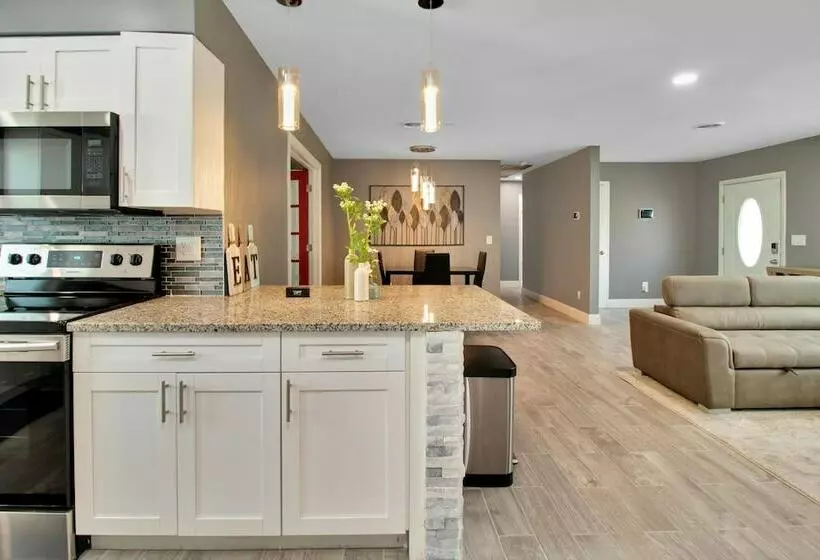 Pet Friendly Home With Large Backyard