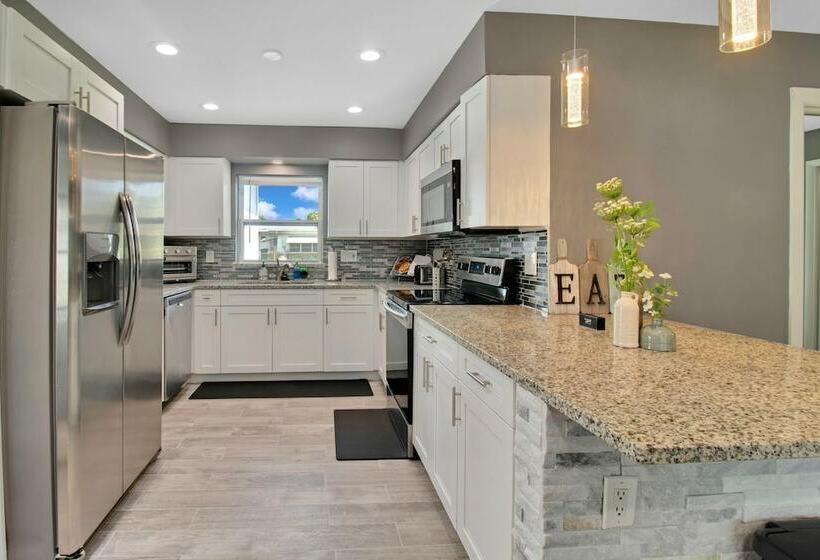 Pet Friendly Home With Large Backyard