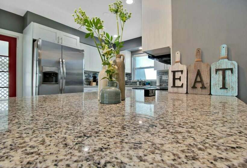 Pet Friendly Home With Large Backyard