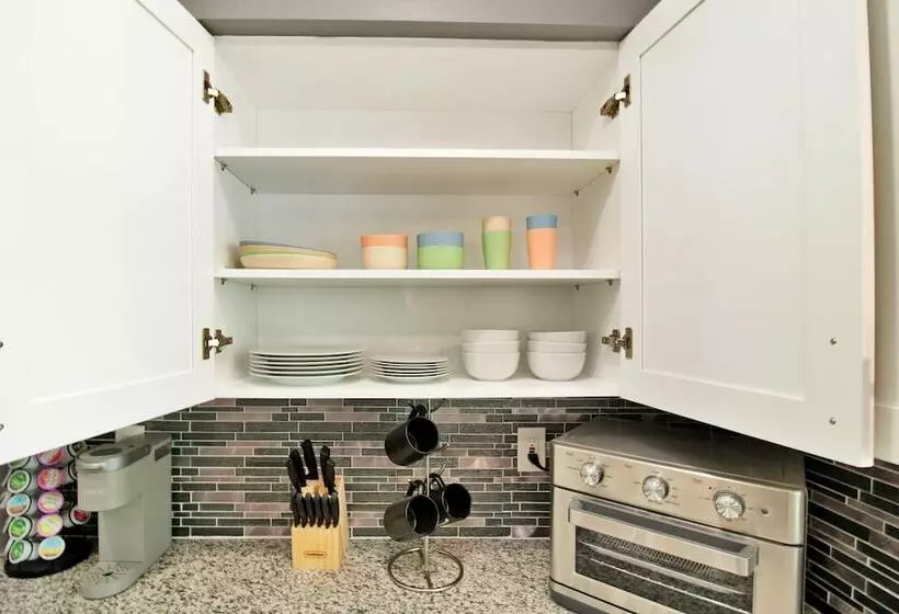 Pet Friendly Home With Large Backyard