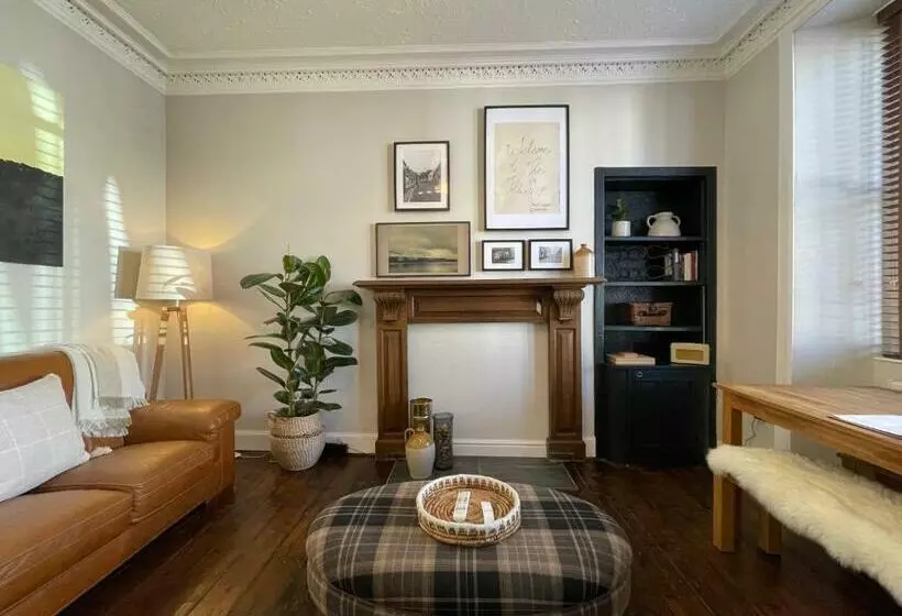 The Old Shop, A Two Bed Flat In Inverkip Village