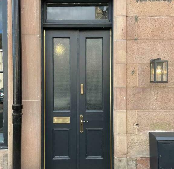 The Old Shop, A Two Bed Flat In Inverkip Village