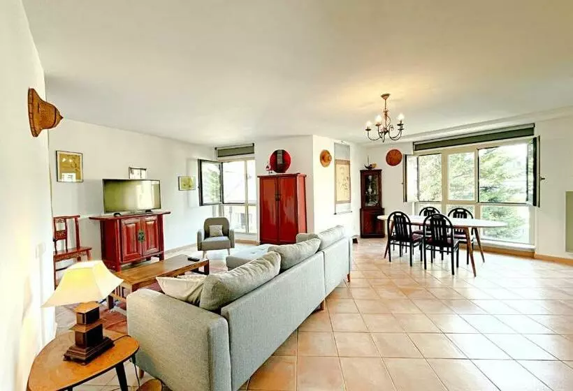 3 Bedroom Heart Of Annecy No Wifi