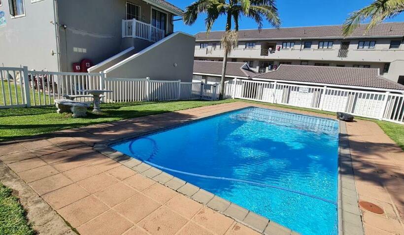 8 Oceans On The Beach