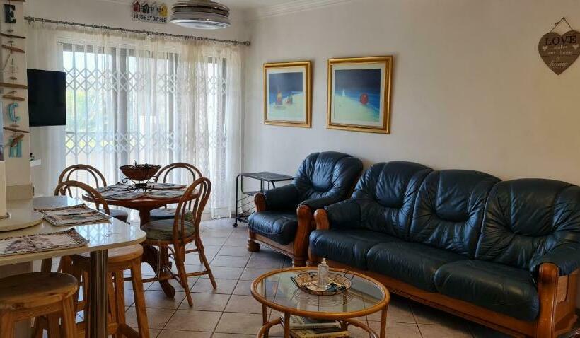 8 Oceans On The Beach