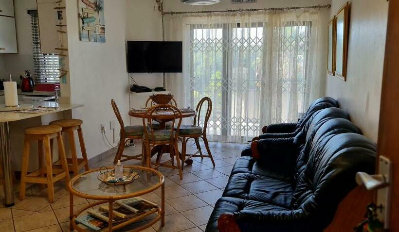 8 Oceans On The Beach