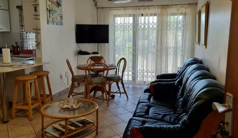 8 Oceans On The Beach