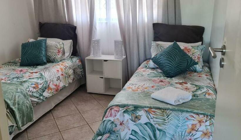 8 Oceans On The Beach