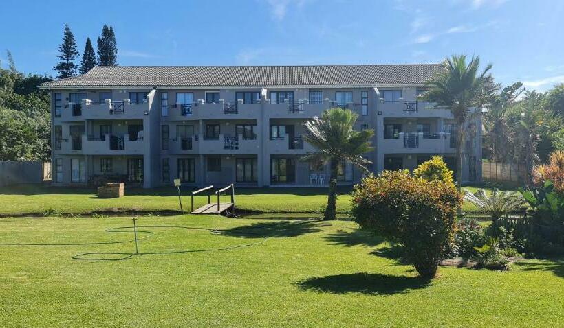 8 Oceans On The Beach