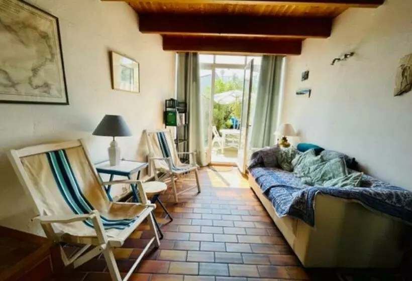 House Rétaise With Garden Close To The Sea