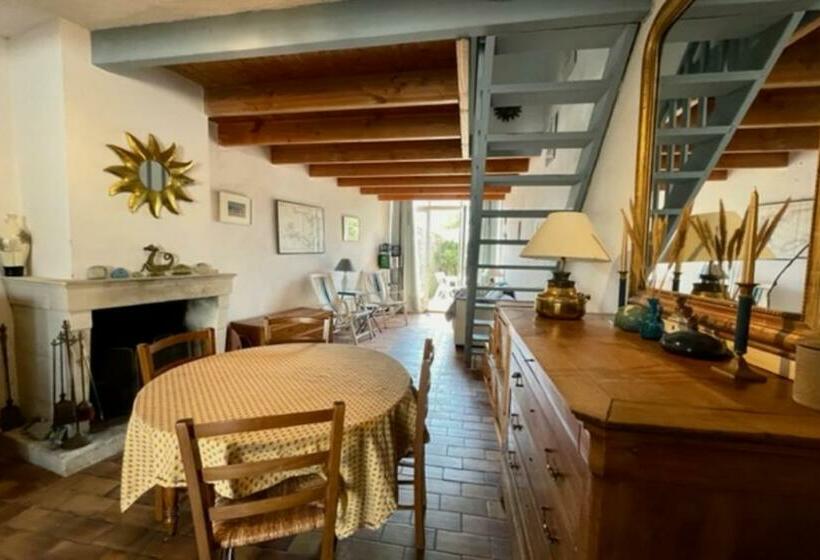 House Rétaise With Garden Close To The Sea