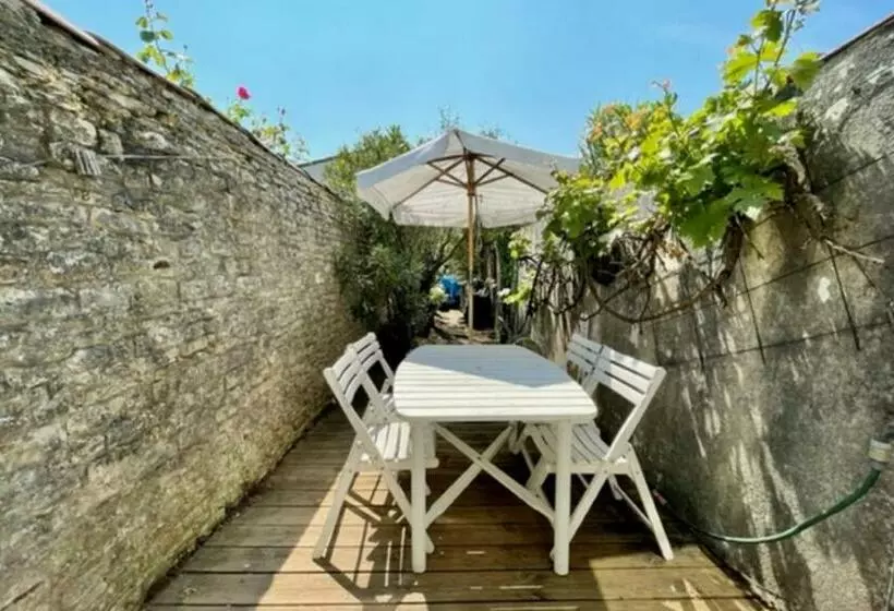 House Rétaise With Garden Close To The Sea