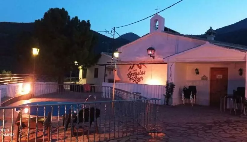 Las Escuelas Del Ayer Vivienda Turística De Alojamiento Rural