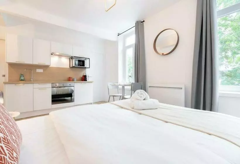 Lille Sébastopol Nice Studio