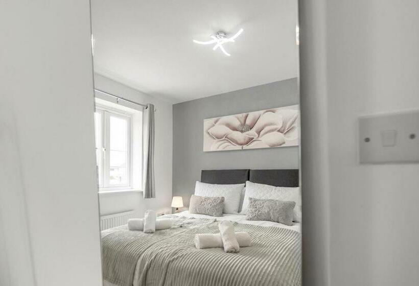 Torrens Rest   2 Parking, Free Wifi And Kitchen