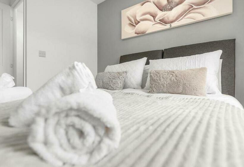 Torrens Rest   2 Parking, Free Wifi And Kitchen