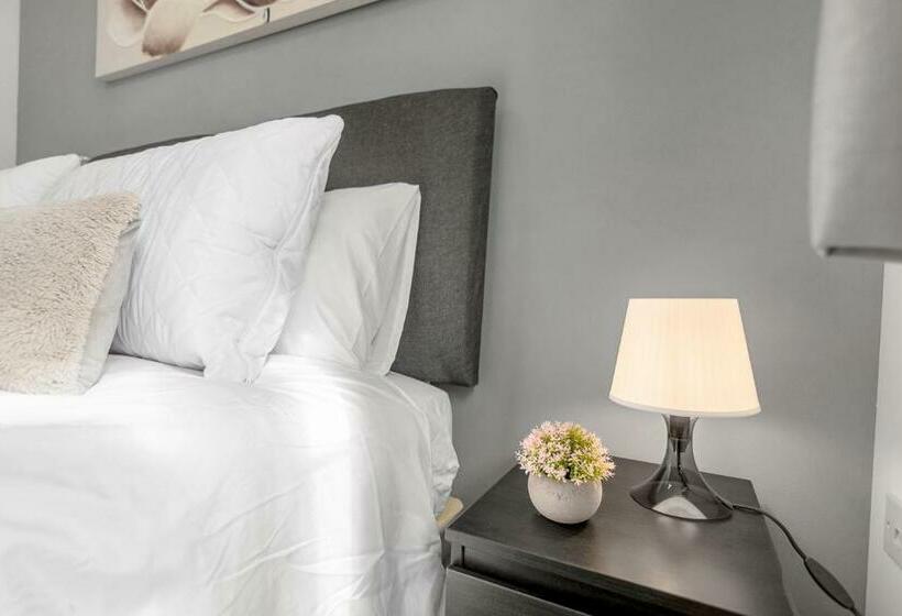 Torrens Rest   2 Parking, Free Wifi And Kitchen