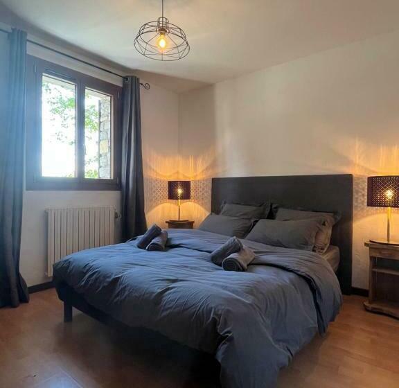 Appartement Rez De Jardin, 2 Chambres/ 4 Personnes, Garage