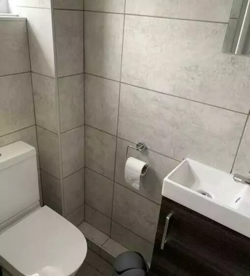 Basingstoke 1x Double Bed And Sofa Bed