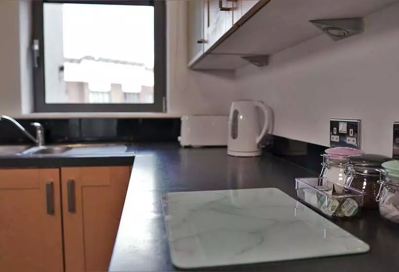 Albion Street Apartments